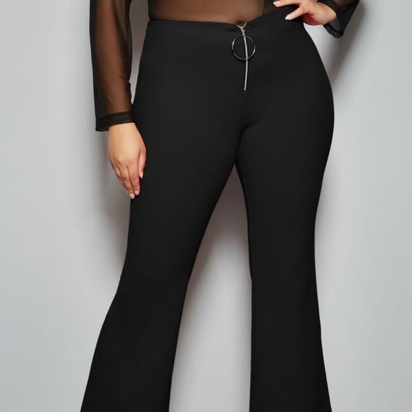 Plus-Sized Bell Bottom Black O-Ring Zip Jeans - Picture 6 of 6